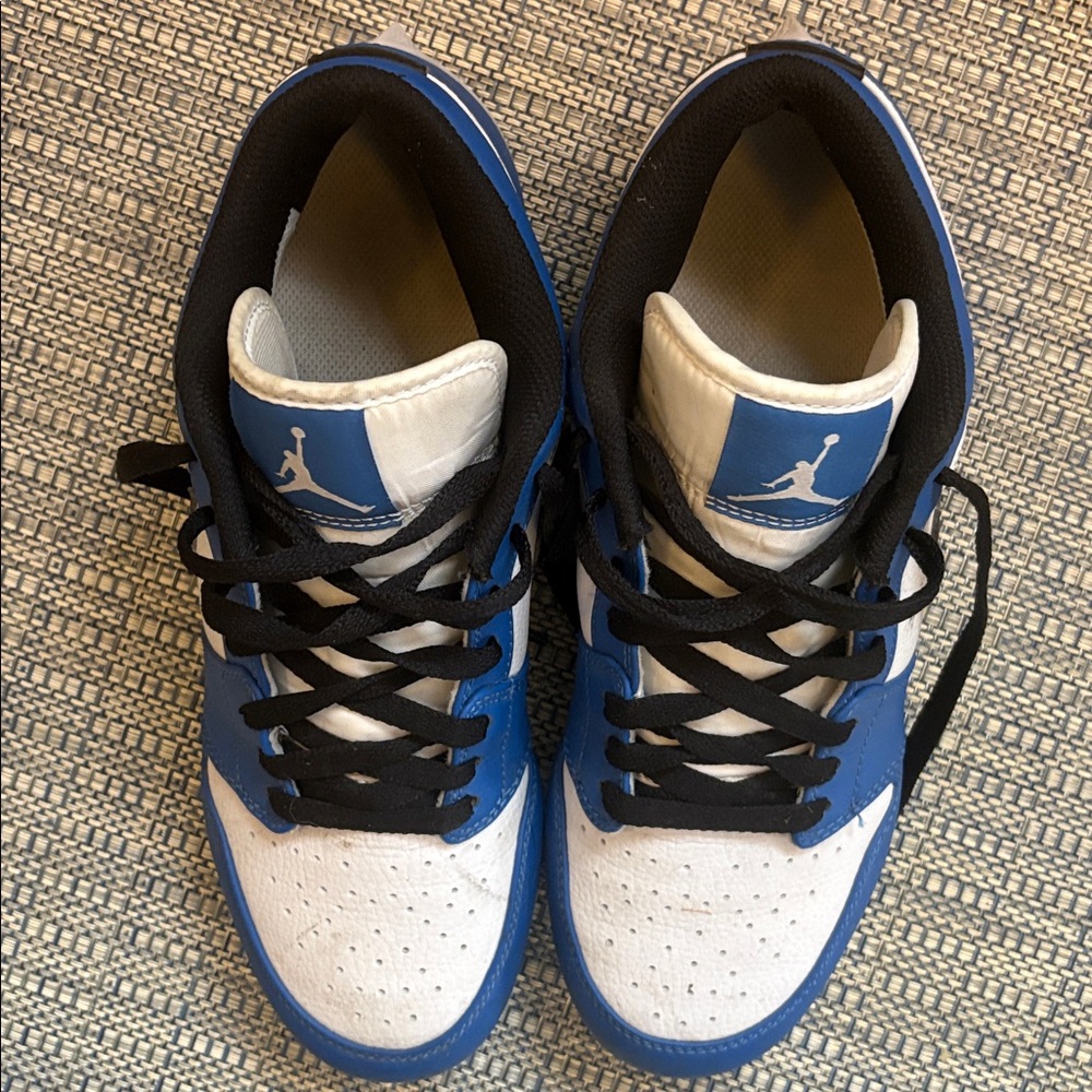 Nike Air Jordan Mens Blue and White CC6 Football Cleats